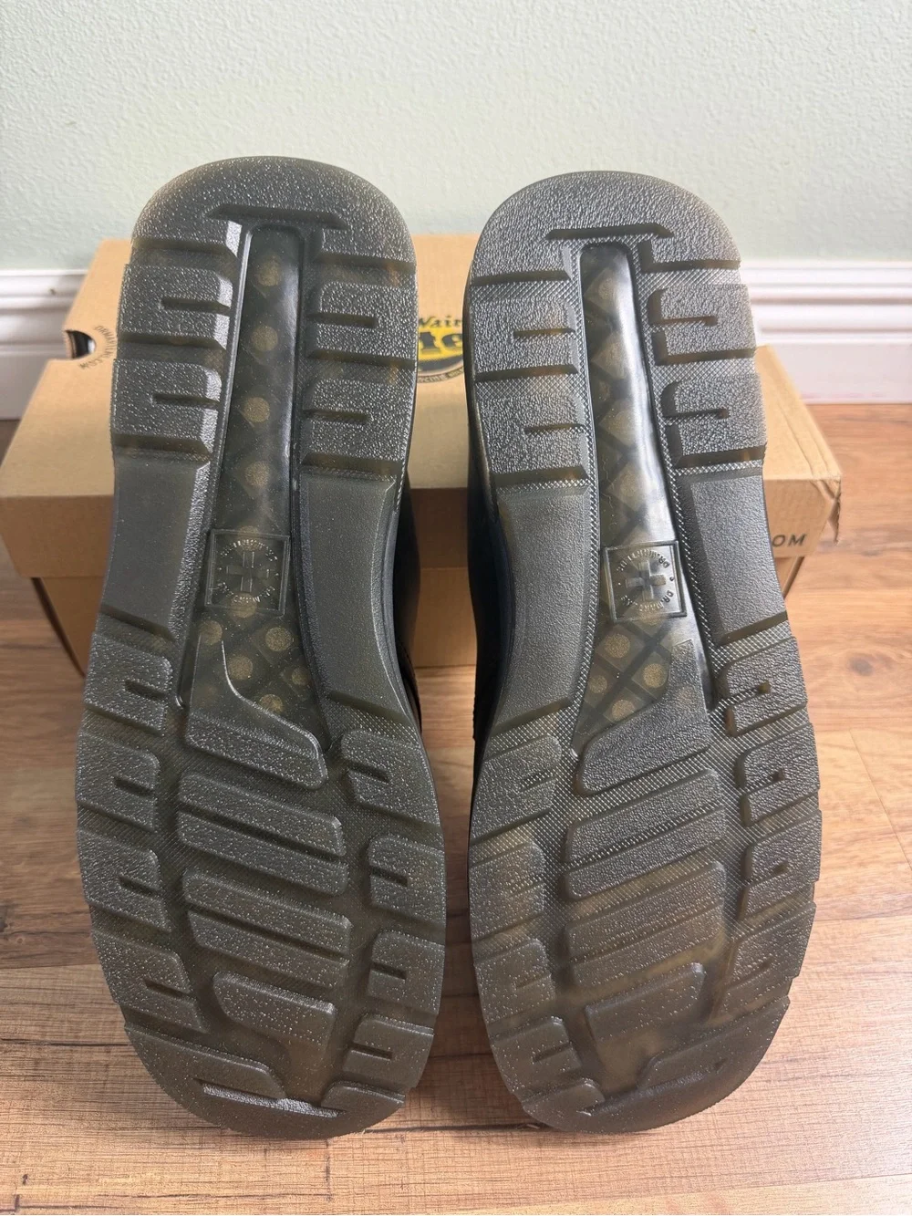 ❗️NWT❗️Dr. Martens Crewson Lo Dark Brown Leather Shoes Unisex Size 12